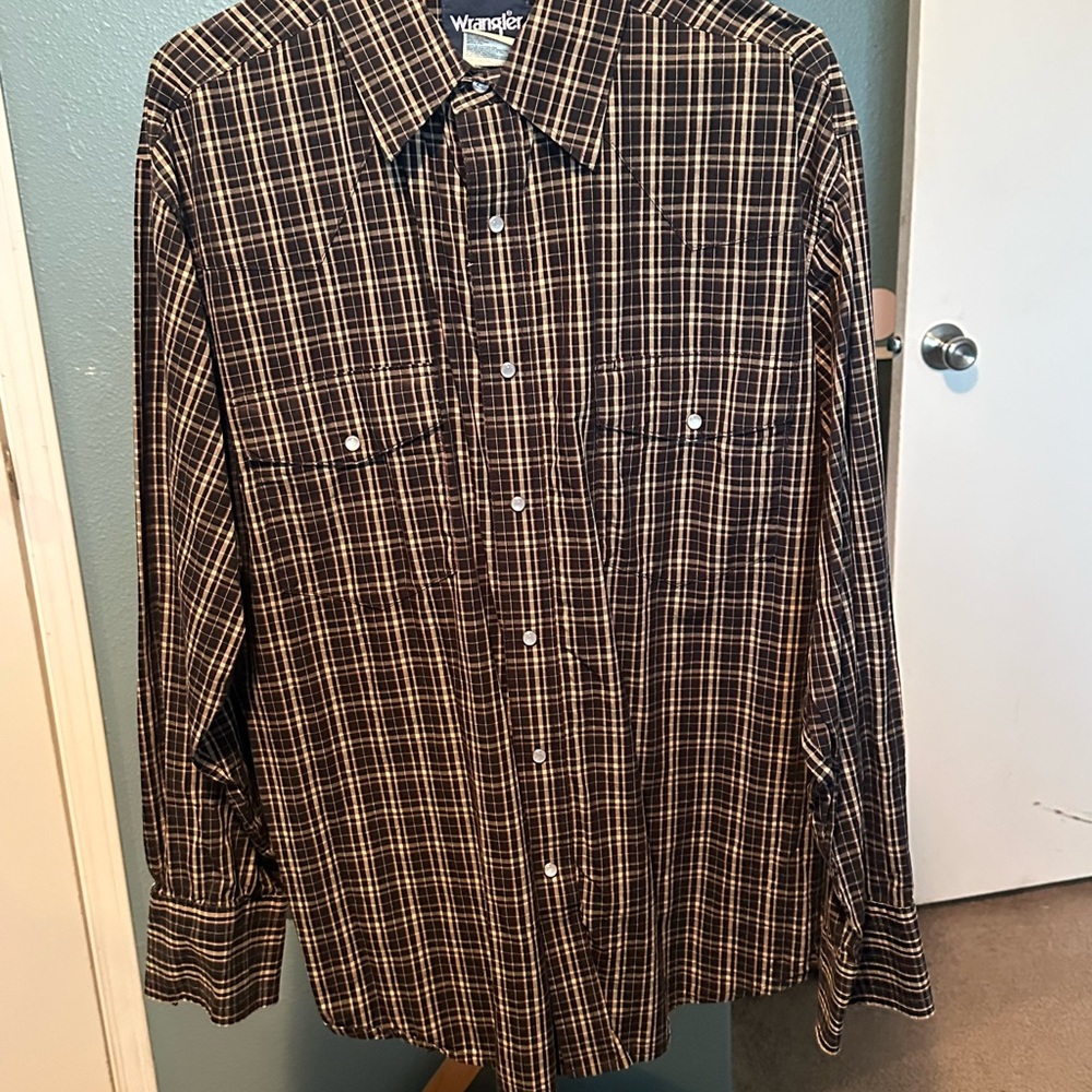 Wrangler Men's XL Black Plaid Shirt